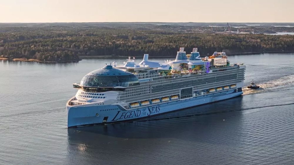 Legend of the Seas &auml;r det tredje fartyget i Icon-klassen och ett av v&auml;rldens st&ouml;rsta kryssningsfartyg. Foto: Royal Caribbean
